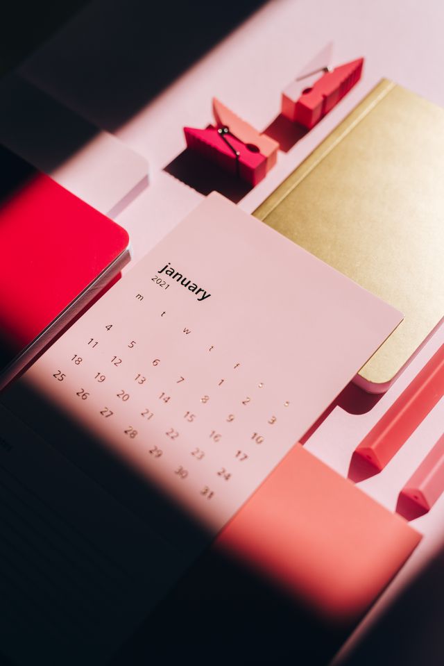 Calendar showing early January, the traditional time when Christmas decorations come down in the UK