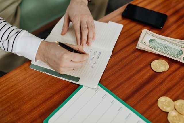 Wedding Budget and Timeline Planning